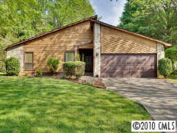 6316 Hanna Ct, Charlotte, NC 28212-2192