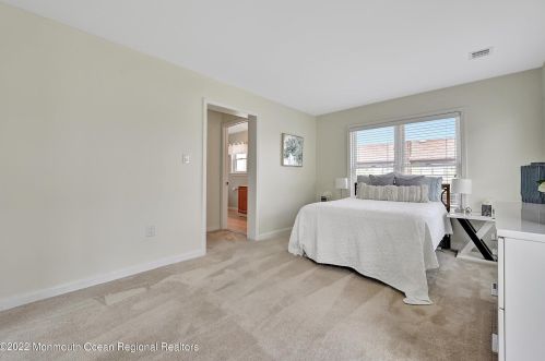 19 New Jersey Ave, Lavallette NJ 08735-2528 exterior