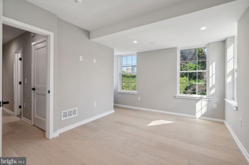 2200 Kater St, Philadelphia PA 19146-1139 exterior