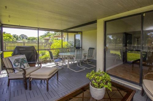 16155 Gardendale Dr, Tampa FL 33624-1132 exterior