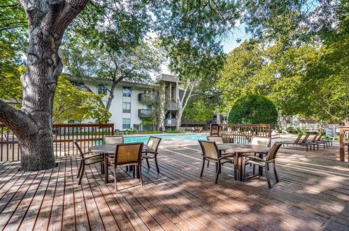 4859 Cedar Springs Rd, Dallas TX  75219-1202 exterior