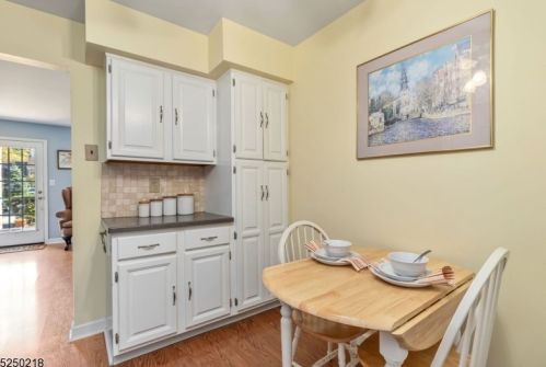 25 Wareham Ct, Scotch Plains NJ 07076-3138 exterior