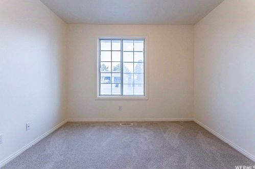 9525 Shoshone Ct, Sandy UT 84092-3074 exterior