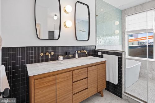 1609 2nd St, Philadelphia PA 19133 exterior