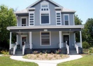 825 Western Ave, Topeka KS  66606-1446 exterior