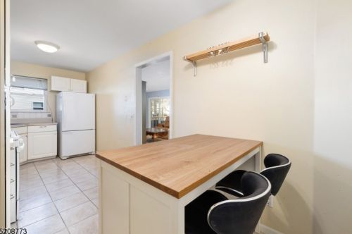 124 Exeter Ct, Piscataway NJ  08854-2178 exterior