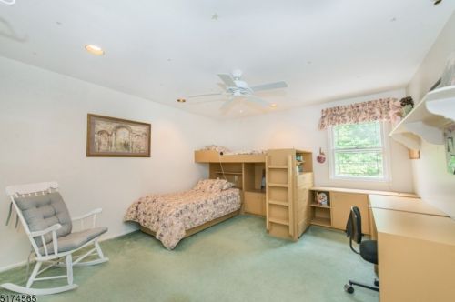 17 Coddington Ter, Livingston NJ 07039-3632 exterior