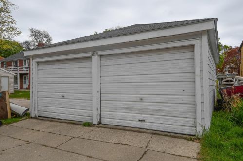 4849 Mohawk Ave, Milwaukee WI 53217-5034 exterior