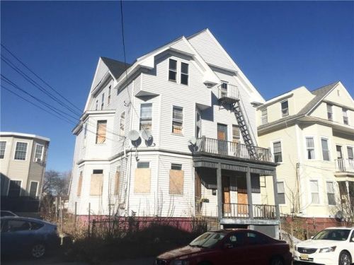 31 Penn St, Providence, RI 02909-1001