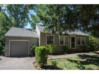 3124 Taylors Ferry Rd, Portland OR  97219-5554 exterior