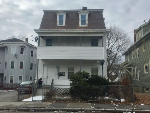 16 Woodland St, Worcester, MA 01610-2428