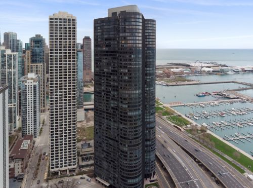155 Harbor Dr, Chicago IL  60601-7315 exterior