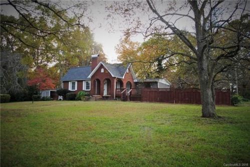 301 Spring Garden Ave, Kannapolis, NC 28081-9167