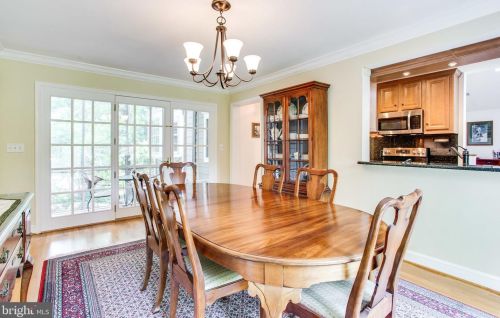 4 Argyle St, Rockville MD 20850-4417 exterior