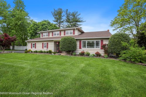 202 Elton Adelphia Rd, East Freehold NJ 07728-8616 exterior