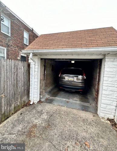 1075 Allengrove St, Philadelphia PA  19124-2944 exterior