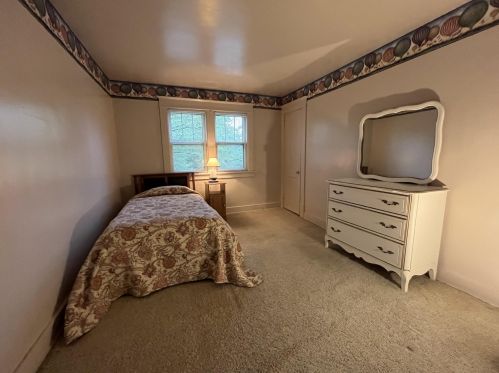 876 Courtney St, Grand Rapids MI 49504-3139 exterior