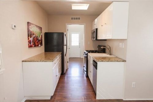 1106 22nd St, Austin, TX 78705-5383