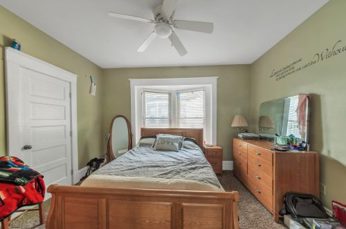 1665 Plainfield Ave, Grand Rapids MI 49505-4704 exterior