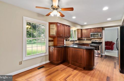 17032 Flatwood Dr, Rockville MD 20855-2539 exterior