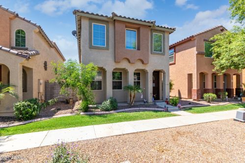 7745 Bonitos Dr, Phoenix, AZ 85035-5075