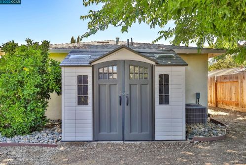 3711 Sierrawood Ct, Concord CA 94519-1423 exterior