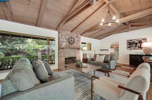 1014 San Miguel Rd, Concord CA 94518-2054 exterior