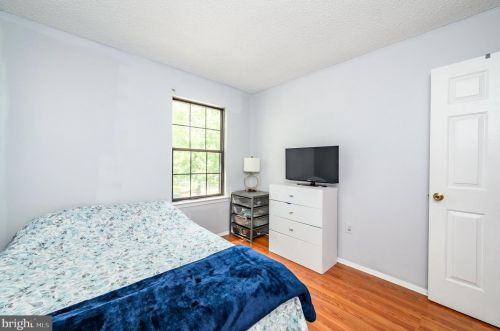 2 Drewes Ct, Trenton NJ 08648-2627 exterior