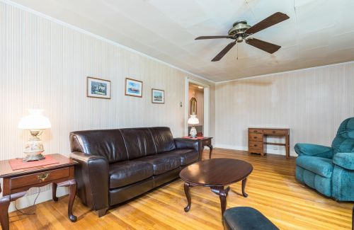 374 Washington St, Dover NH 03820-3635 exterior