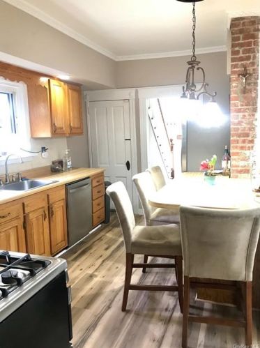 39 Broad St, Middletown NY 10940-3927 exterior