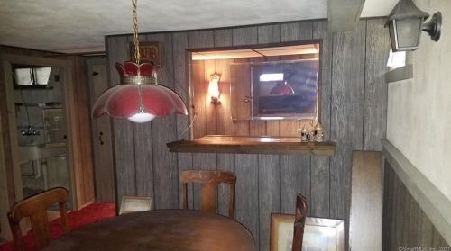 5 Sunset Dr, Enfield CT 06082-1973 exterior