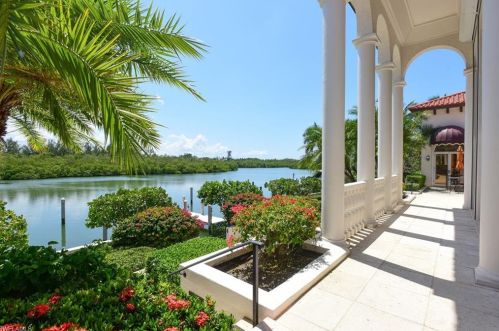 275 Champney Bay Ct, Naples FL 34102-7952 exterior