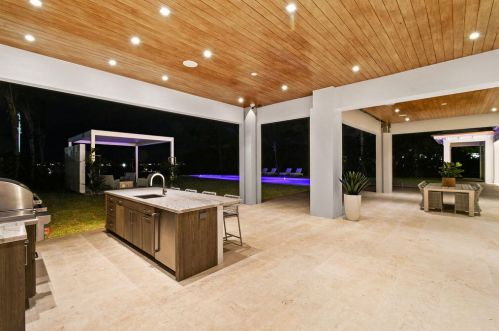 18826 Loxahatchee Riv Rd, Jupiter FL 33458-1081 exterior