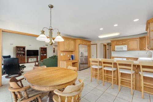 16820 Renee Dr, Macomb Township MI 48042-2324 exterior