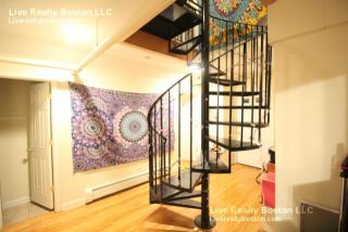 23 Euston St, Brookline MA  02446-4017 exterior