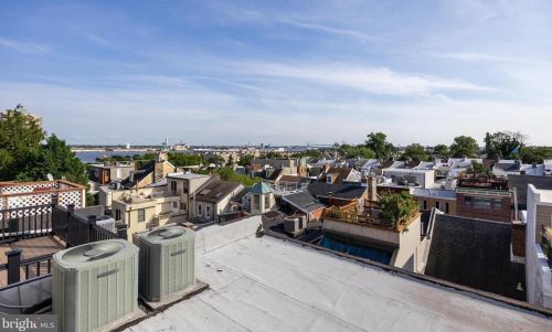 124 Bainbridge St, Philadelphia PA 19147-1866 exterior