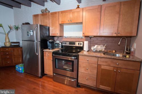 1302 Alder St, Philadelphia PA 19148-4908 exterior