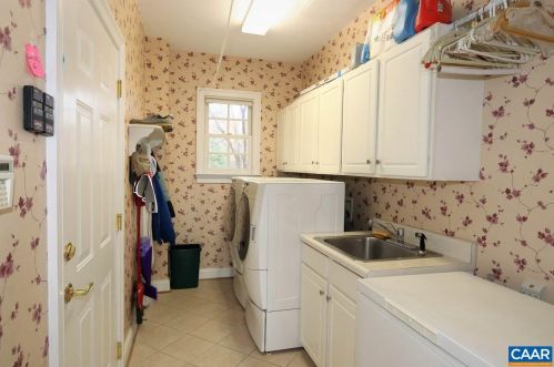 3293 Sandown Park Rd, Keswick VA 22947-2733 exterior