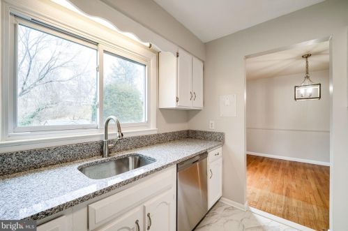 4110 Duvawn St, Alexandria VA 22310-2022 exterior