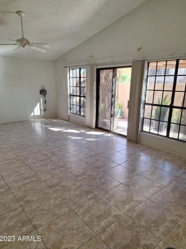 13829 42 Pl, Phoenix AZ 85050-3361 exterior