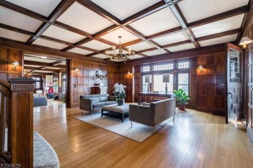 122 Upper Mtn Ave, Montclair NJ 07043-1428 exterior