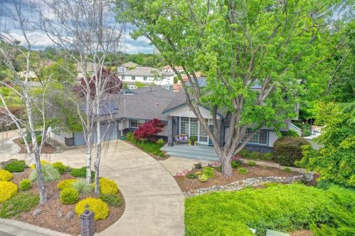 7053 Pine View Dr, Folsom, CA 95630-1925