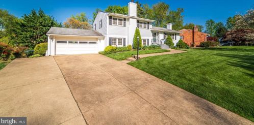 1817 Baldwin Dr, Mc Lean VA 22101-5055 exterior