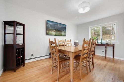 17 Cornell Dr, Commack NY 11725-2523 exterior