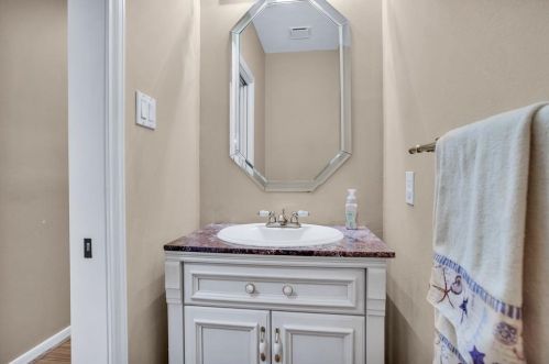 11 Greenview St, Montgomery TX 77356-8456 exterior