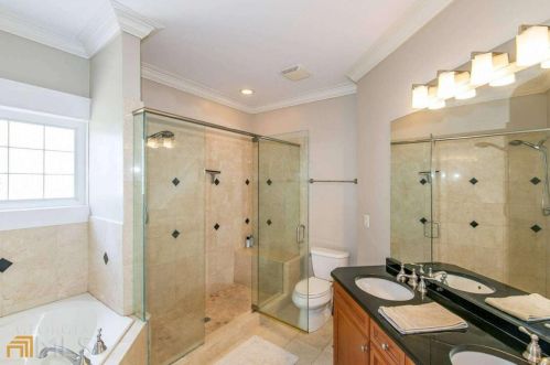 560 Morgan St, Atlanta GA 30308-2821 exterior