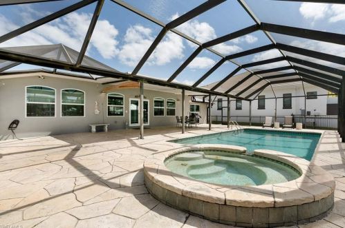 1410 Curlew Ave, Naples FL 34102-3405 exterior