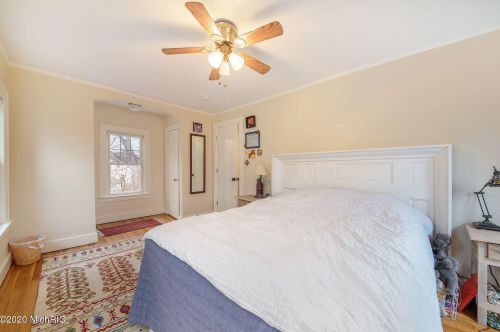 2243 Paris Ave, Grand Rapids MI 49505-4152 exterior