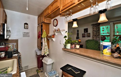 7221 Erdrick St, Philadelphia PA 19135-1014 exterior