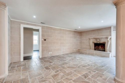 1302 Doncaster St, Irving TX  75062-7440 exterior